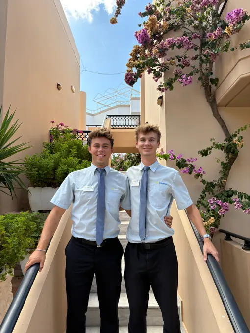 B98FFDE8 4D10 49D9 B05F 81CFDD8968DE