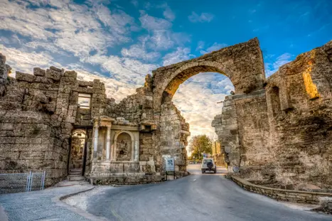 Shutterstock 1063444724 Side Gamle By