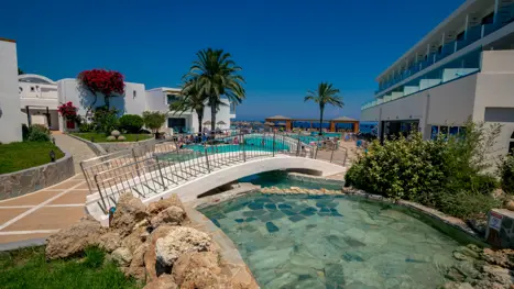 Avra beach udsmykning 