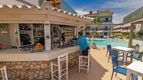 Alkionides poolbar