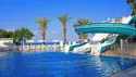 Separat pool med vandrutsjebaner