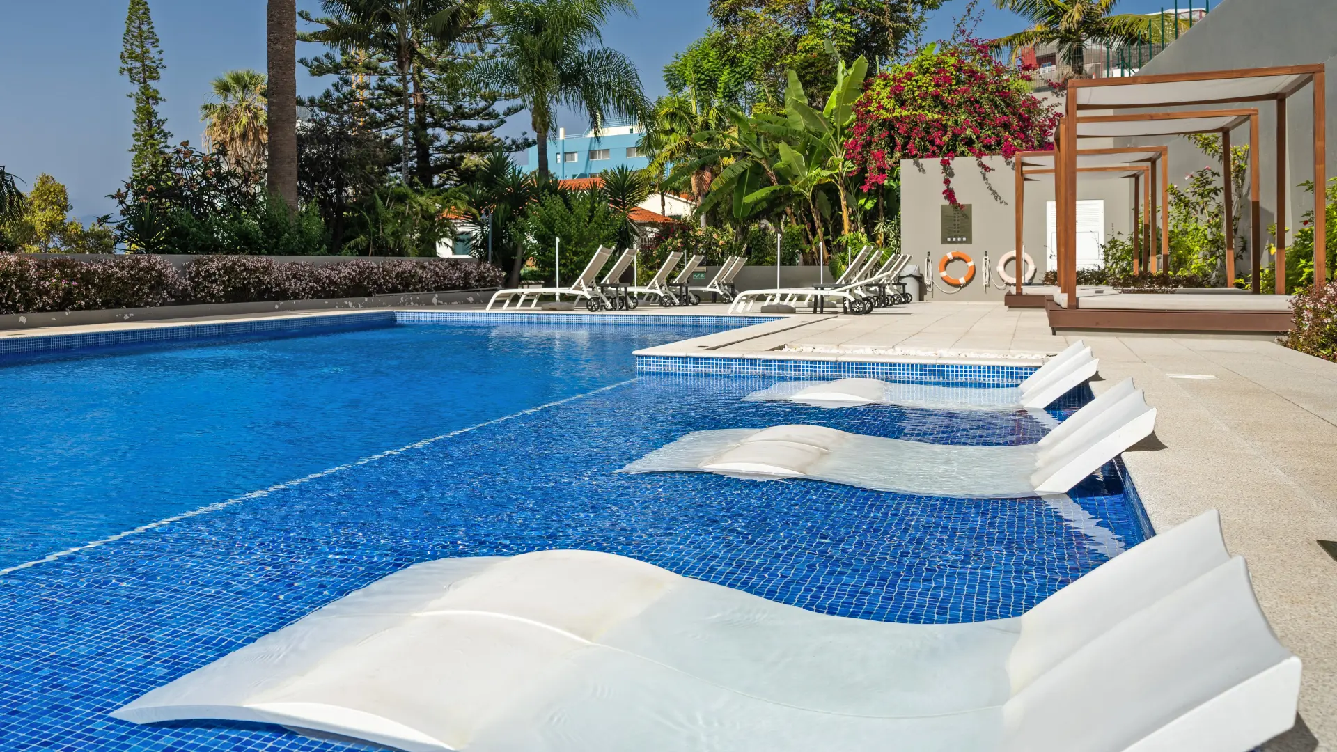 Girassol m/ All Inclusive slide 2