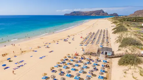 9 km. sandstrand direkte ved hotellet