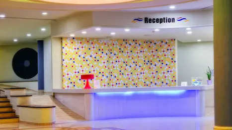 Sol by Melia Cosmopolitan Hotel reception