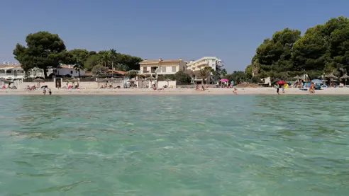Stranden ved hotellet