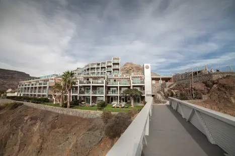 Riviera Vista Hotel 