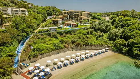 Ornella Resort og Village privat strandafsnit 