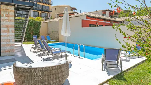 Mindre poolområder ved de forskellige bygninger 