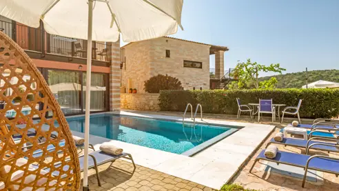 Mindre poolområde ved de forskellige bygninger 