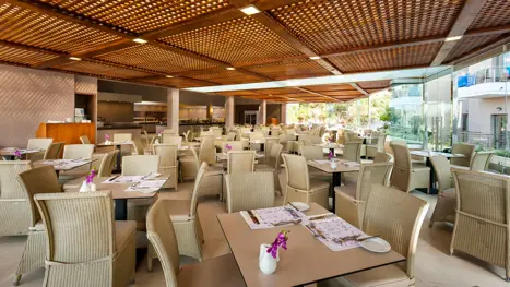 Porto Platanias restaurant område 
