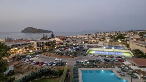 Porto Platanias ovenfra 