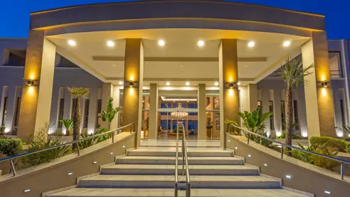 Indgangen til Kresten Royal Euphoria Resort 