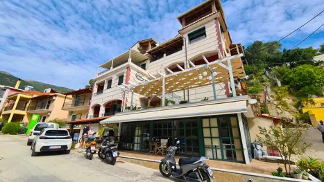 Zorbas Apartments 