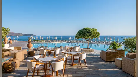 Panorama Hotel pool- og spiseområde 