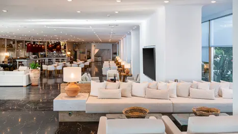 Loungeområde ved poolbaren 