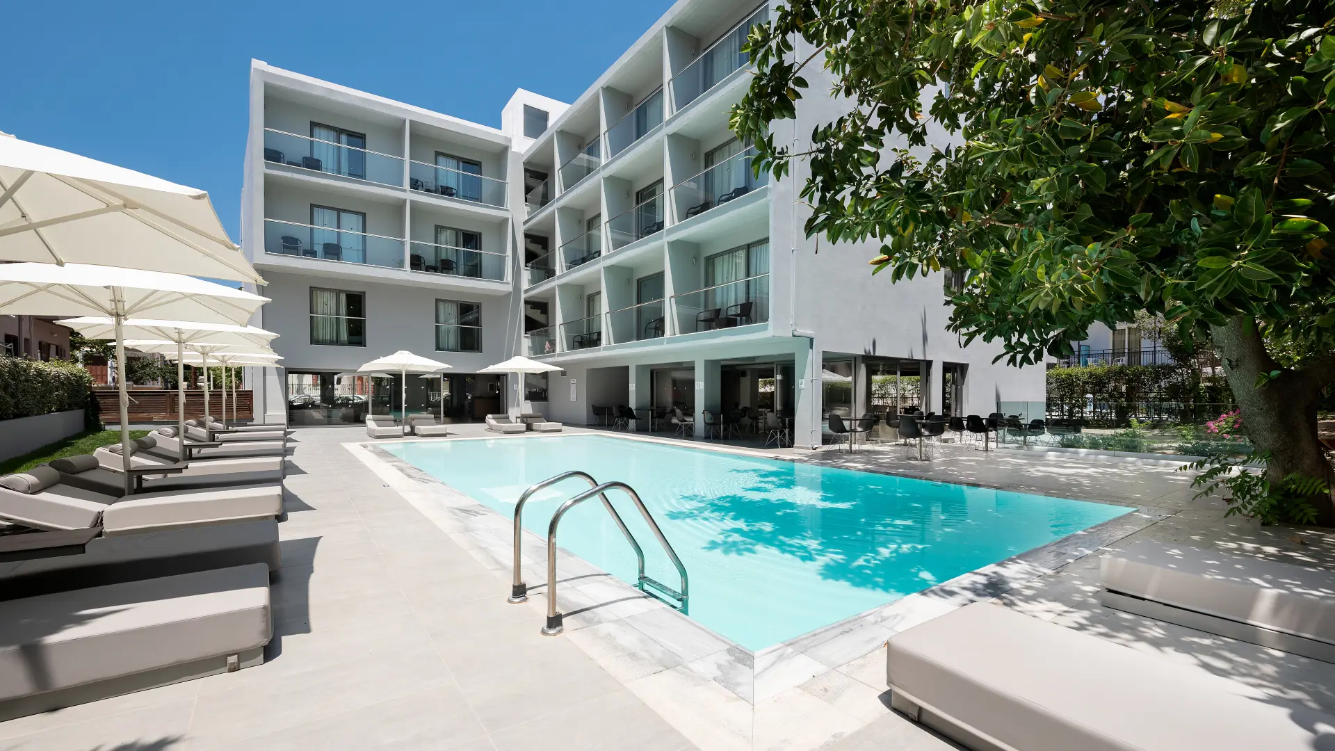 Oktober Downtown pool 