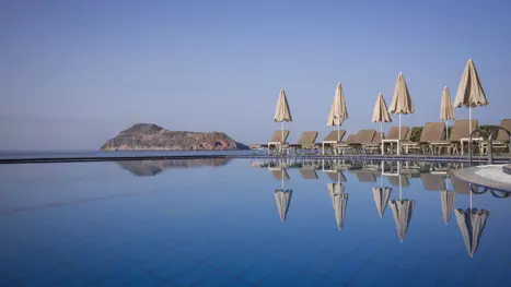 Pool med havudsigt 