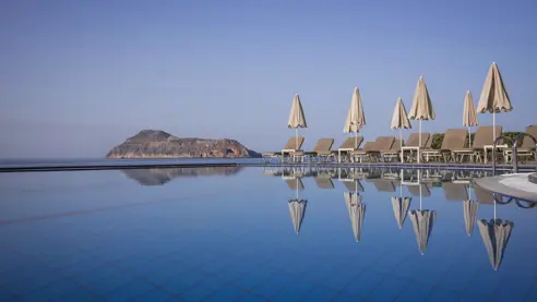 Pool med havudsigt 