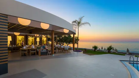 Restauranten i solnedgangen 