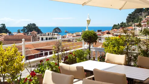 Tagterrase  med udsigt over Parga 