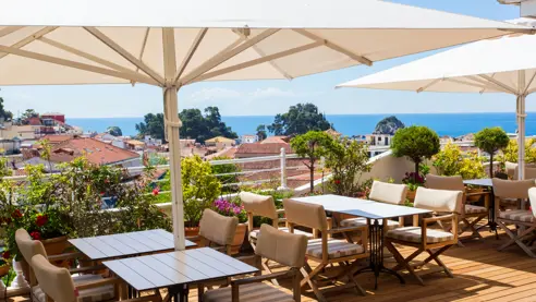 Tagterrase med udsigt over Parga 