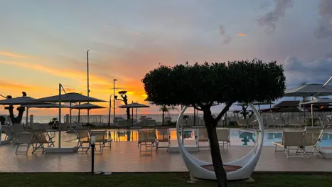 Solnedgang fra poolen 