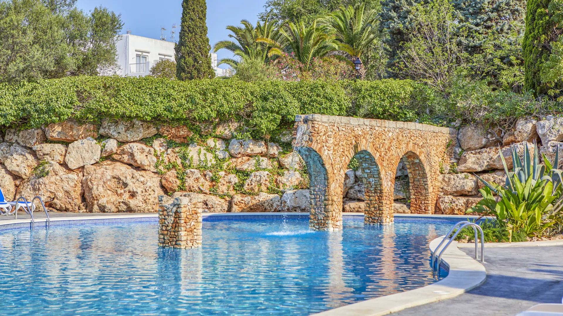 Ola Apartments Cala D´Or slide 3