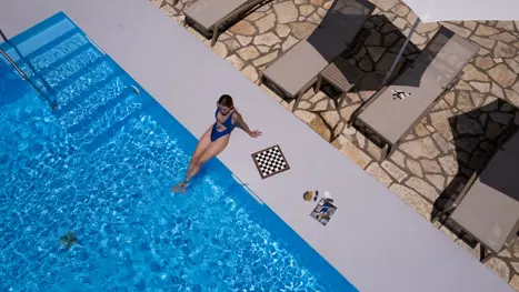 Poolområde på terrassen 
