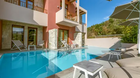 Swim up pool 