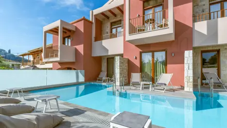 Aria Suites swim up pool 