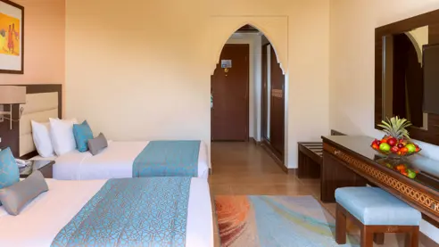 Dobbeltvær. m/udsigt til haven