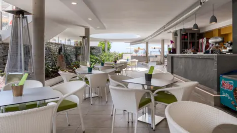 Poolbar