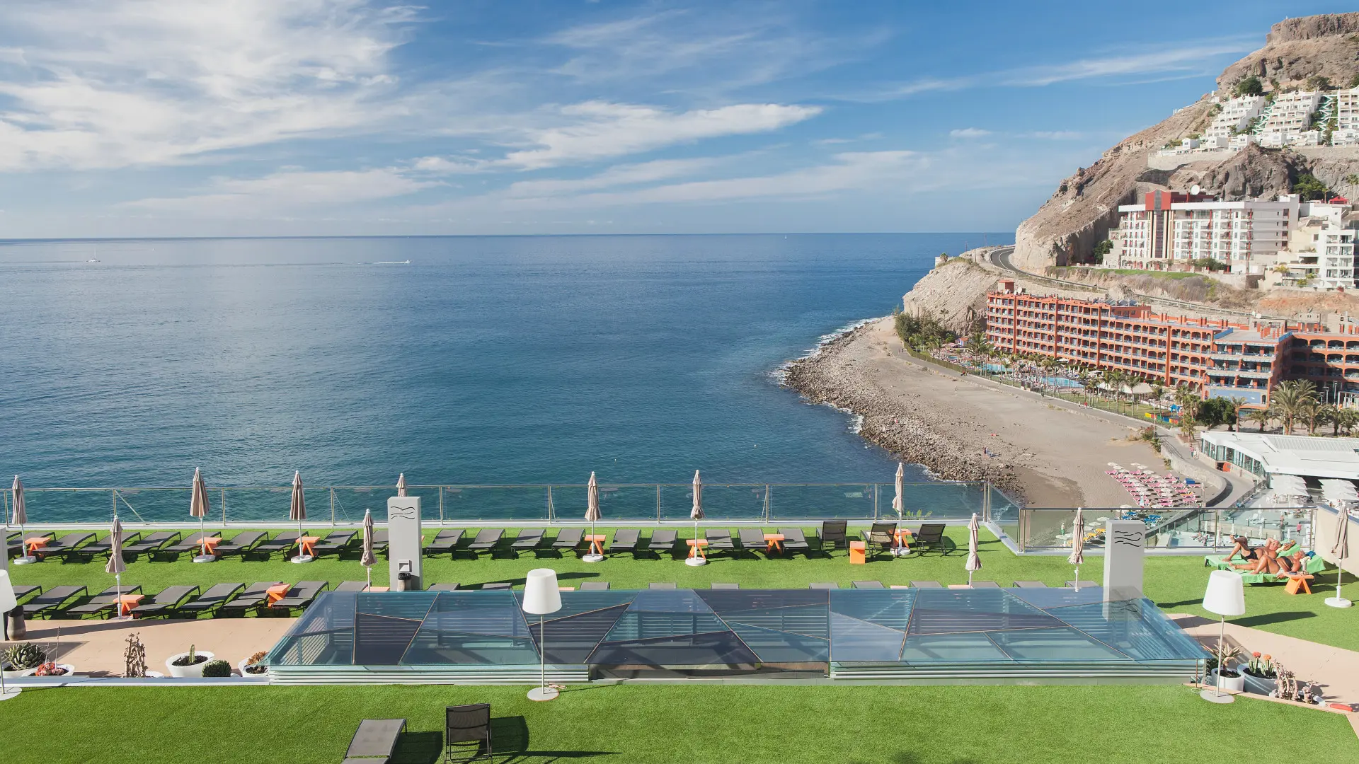 Riviera Vista Hotel slide 4