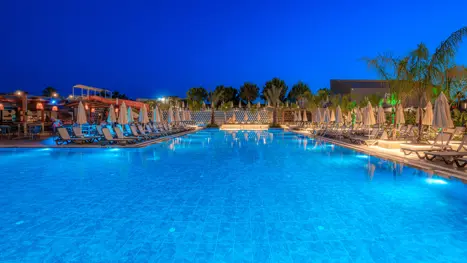 Vox Maris Resort by Night