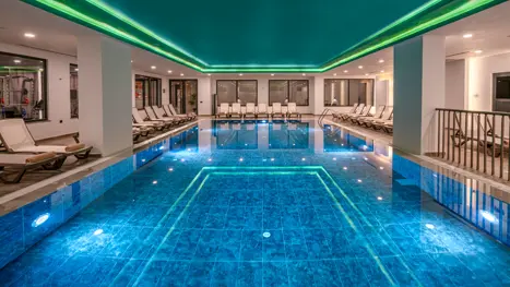 Indendørs pool