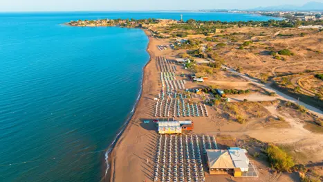 Strandbar med udsigt til Side