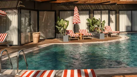 Pool ved Honesty Bar