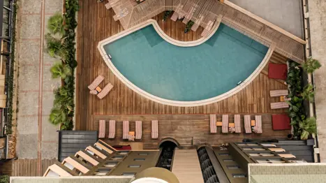 Pool ved Honesty Bar