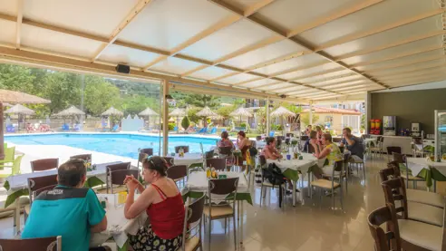 Poolbar og morgenmadsrestaurant