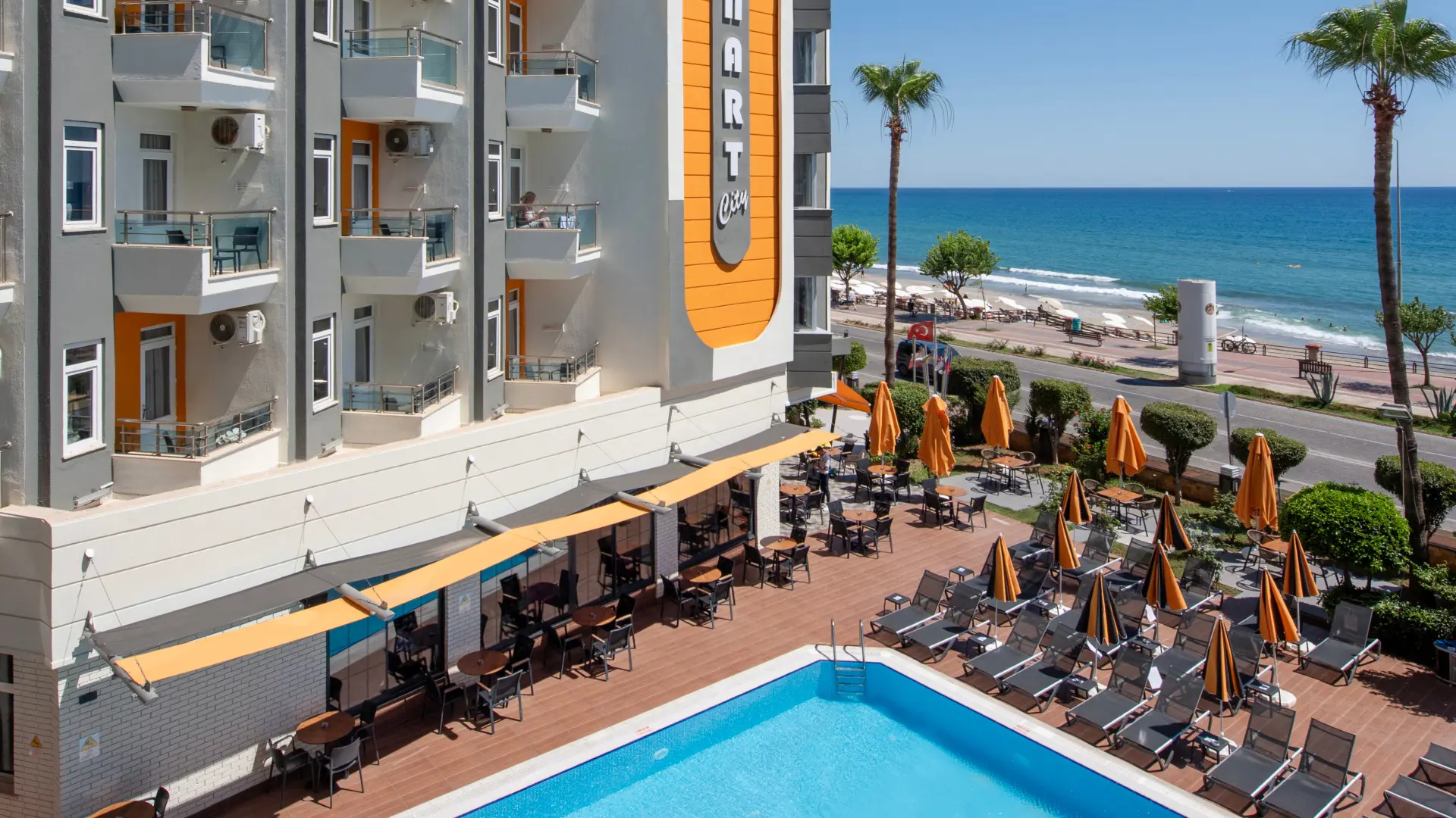 Monart City m/All Inclusive slide 2