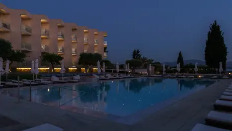Pool med illusion af stjernehimmel