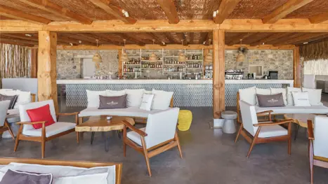 Strandbar med loungeområde