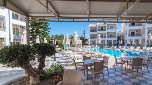 Overdækket poolbar