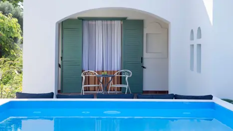 Eksempel på bungalow værelse med privat pool