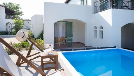 Eksempel på bungalow værelse med privat pool