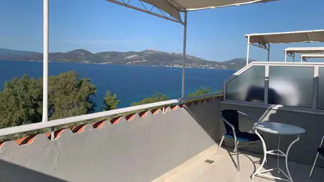 Eksempel på balkon og udsigt fra kvistværelse