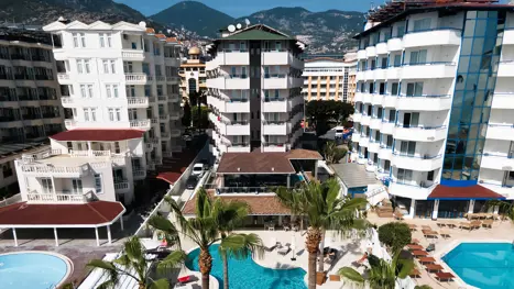 Hotellet set fra stranden