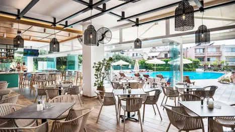 Atrion Resort Hotel & Apartments Poolbar
