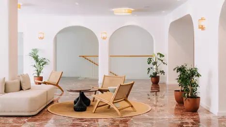 Loungeområde ved receptionen 