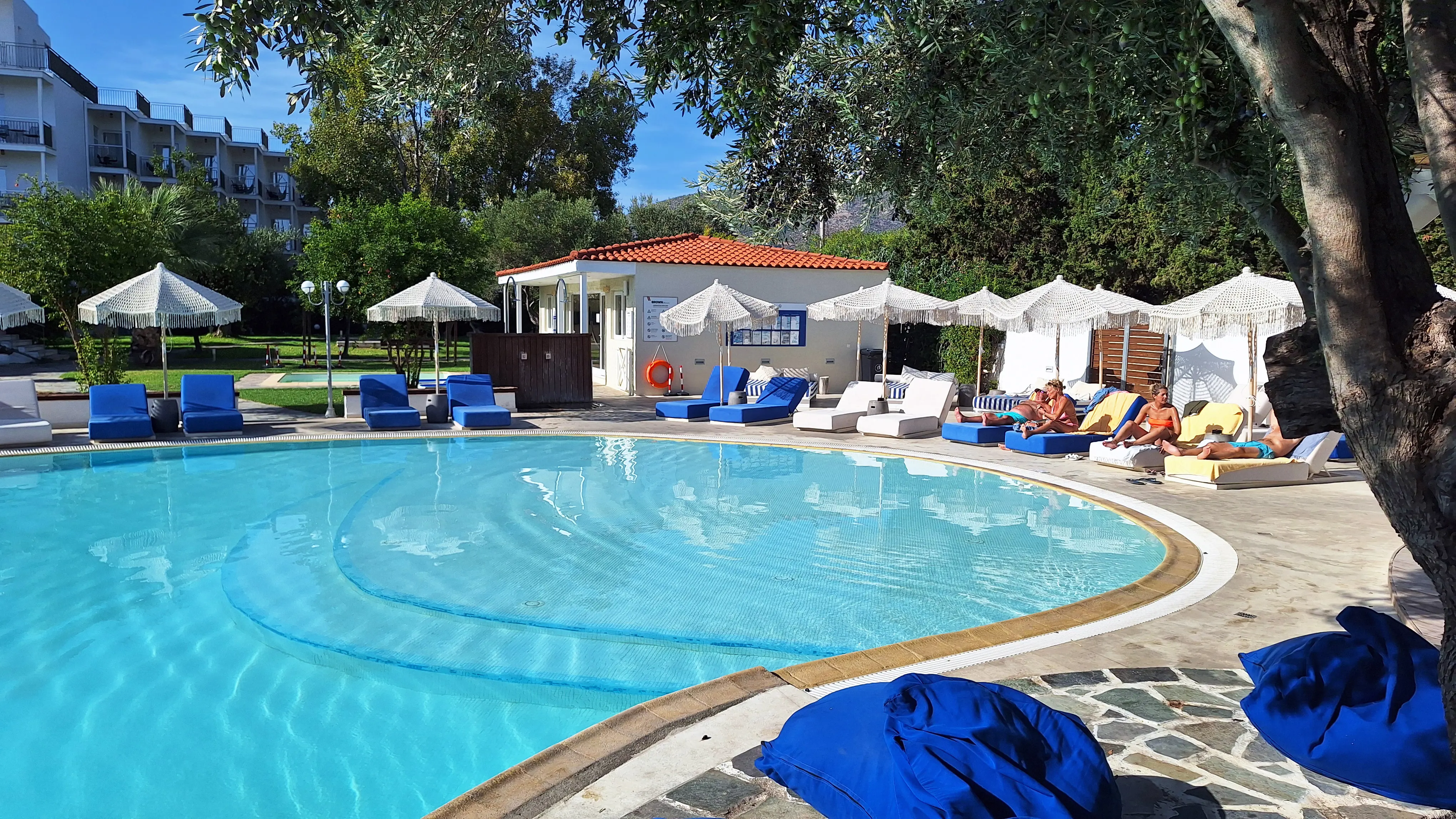 Brown Beach Evia Island m/All Inclusive slide 4